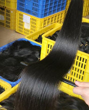 Load image into Gallery viewer, Virgin Brazilian Mink Straight Bundle- Lush
